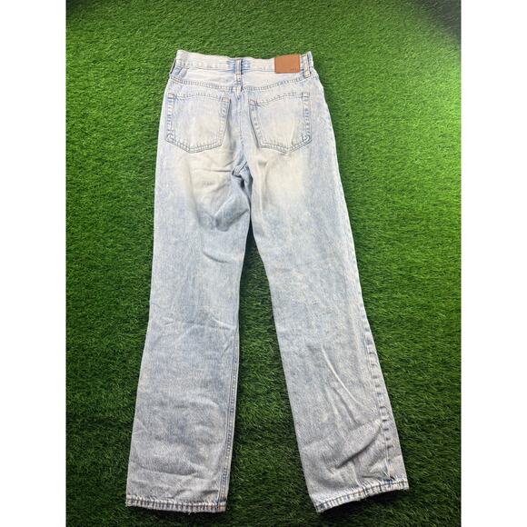 Aeropostale Womens Mom Jeans Light Wash Distressed High Rise Sz 2R Ripped Knees - Picture 2 of 12